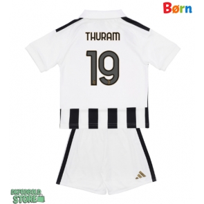 Juventus Khephren Thuram #19 Replika Babytøj Hjemmebanesæt Børn 2026-27 Kortærmet (+ Korte bukser)